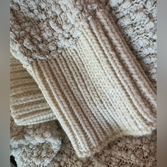 Ivory Popcorn Knit Sweater V Neck Pullover Long Sleeve Cozy Comfy - Picture 9 of 9